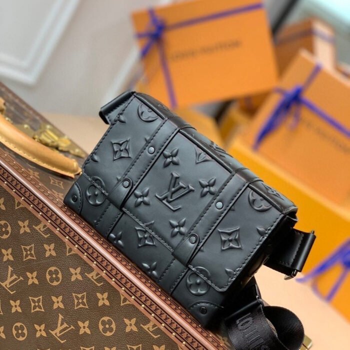 Louis Vuitton Trunk Slingbag Bag 20cm Monogram Seal Cowhide Canvas Spring/Summer Collection M57952, Black – product image 1
